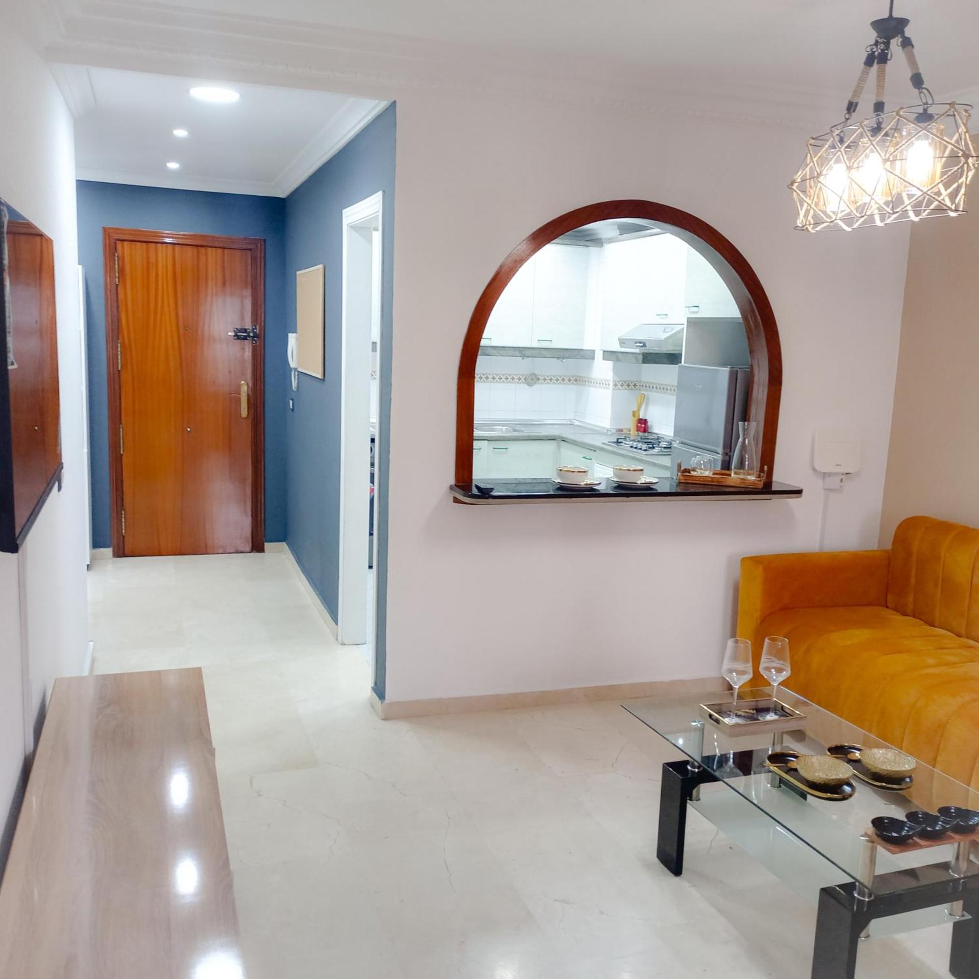 Moderne Appartement Au Plein Centre-Ville En Face Hilton & La Gare De Train Tgv Avec Climatisation Tangier Exterior photo